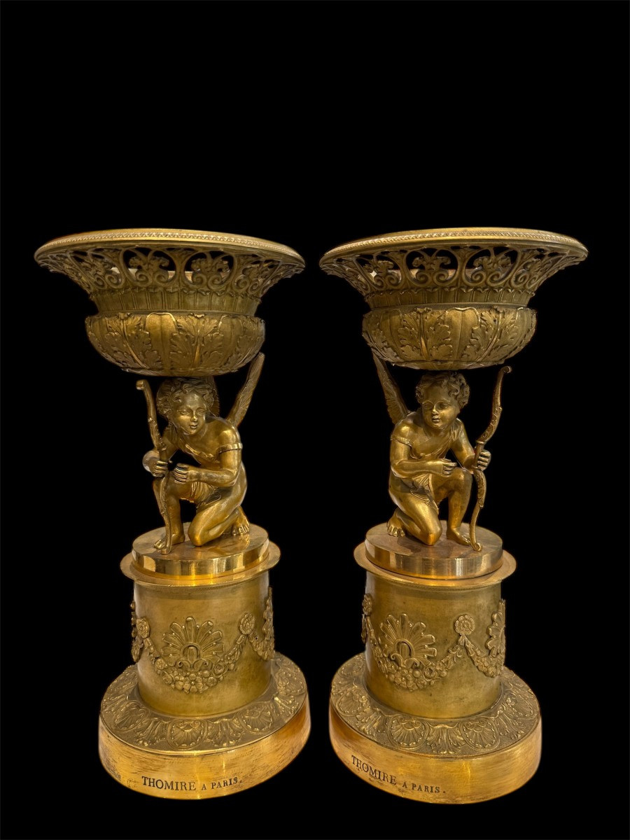 Coppia di cassolette in bronzo dorato, firmate Thomire à Paris