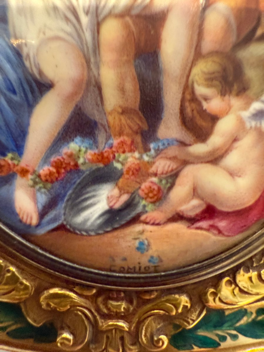 Tabacchiera francese in oro, smalti e miniature firmate “Comiot”-photo-2