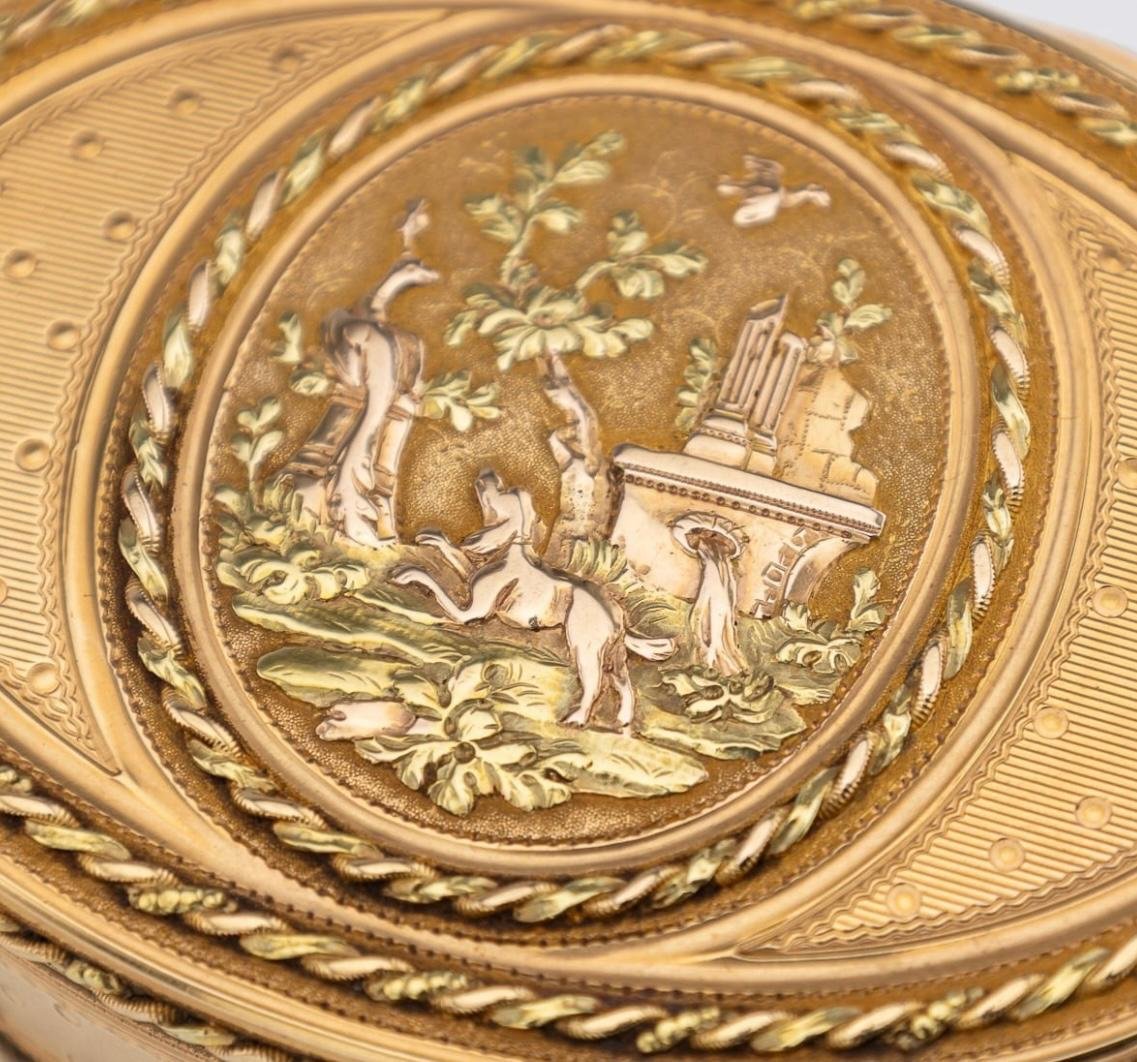 Tabacchiera ovale in oro a due colori, Parigi, c. 1780–1790, epoca Luigi XVI-photo-3