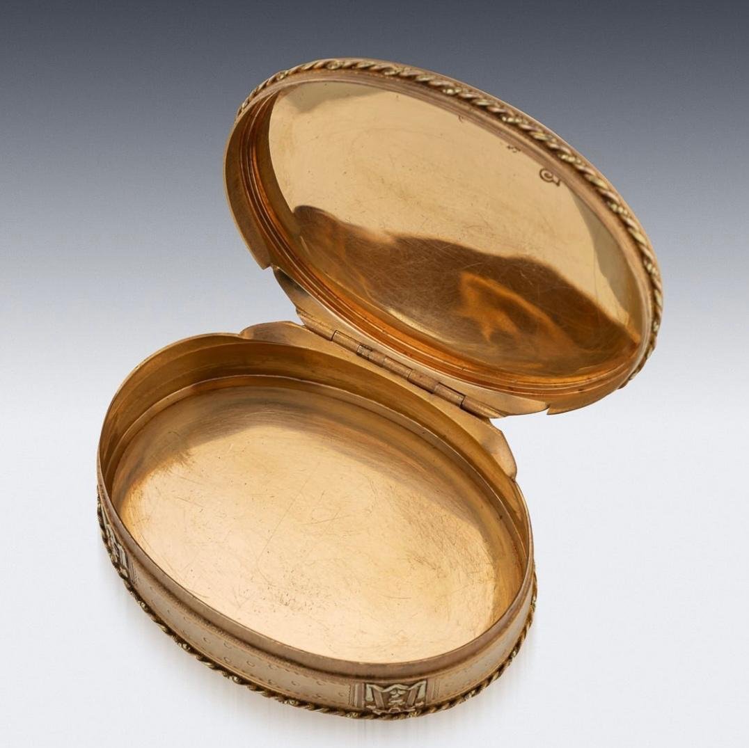 Tabacchiera ovale in oro a due colori, Parigi, c. 1780–1790, epoca Luigi XVI-photo-4