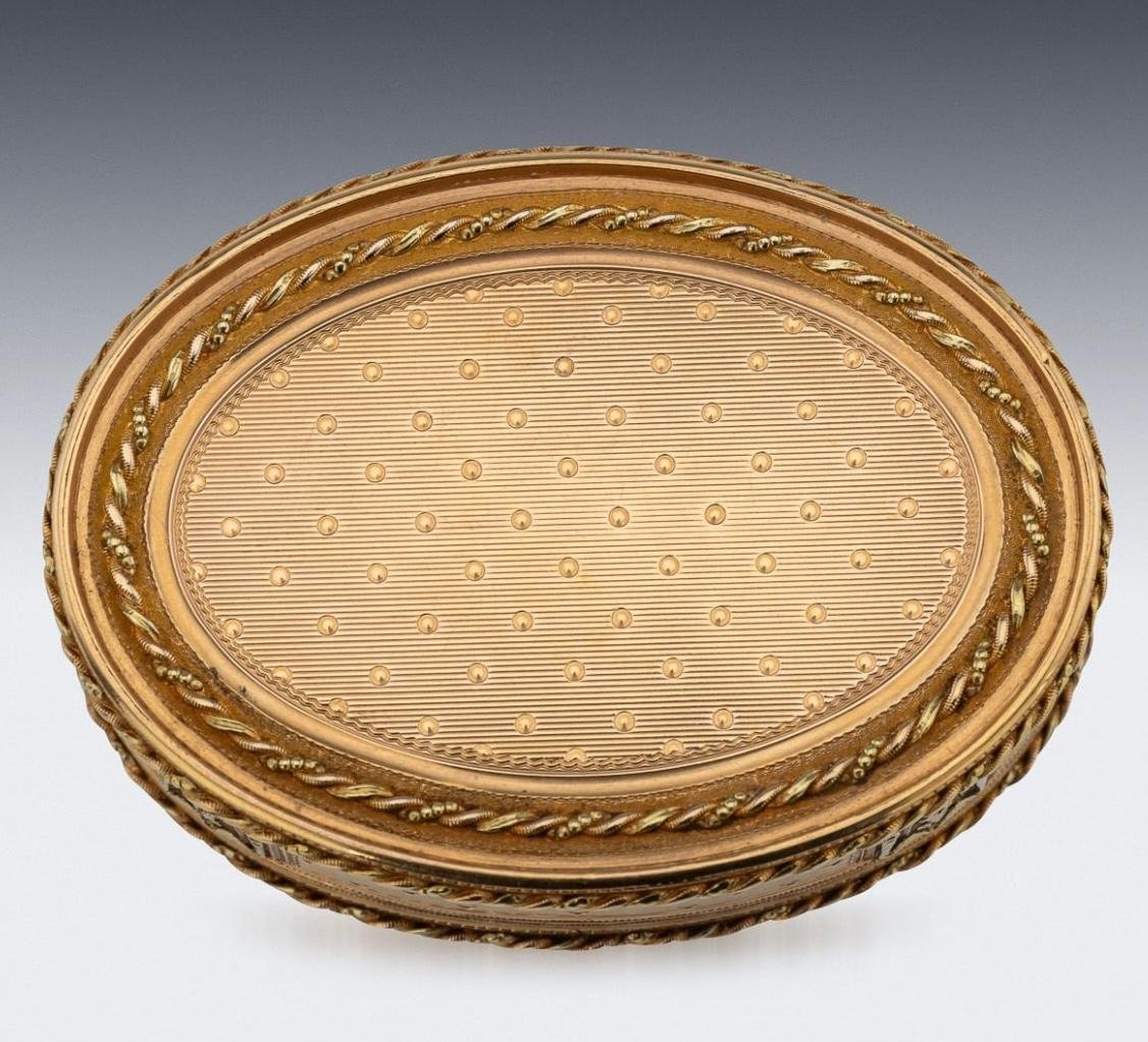 Tabacchiera ovale in oro a due colori, Parigi, c. 1780–1790, epoca Luigi XVI-photo-2