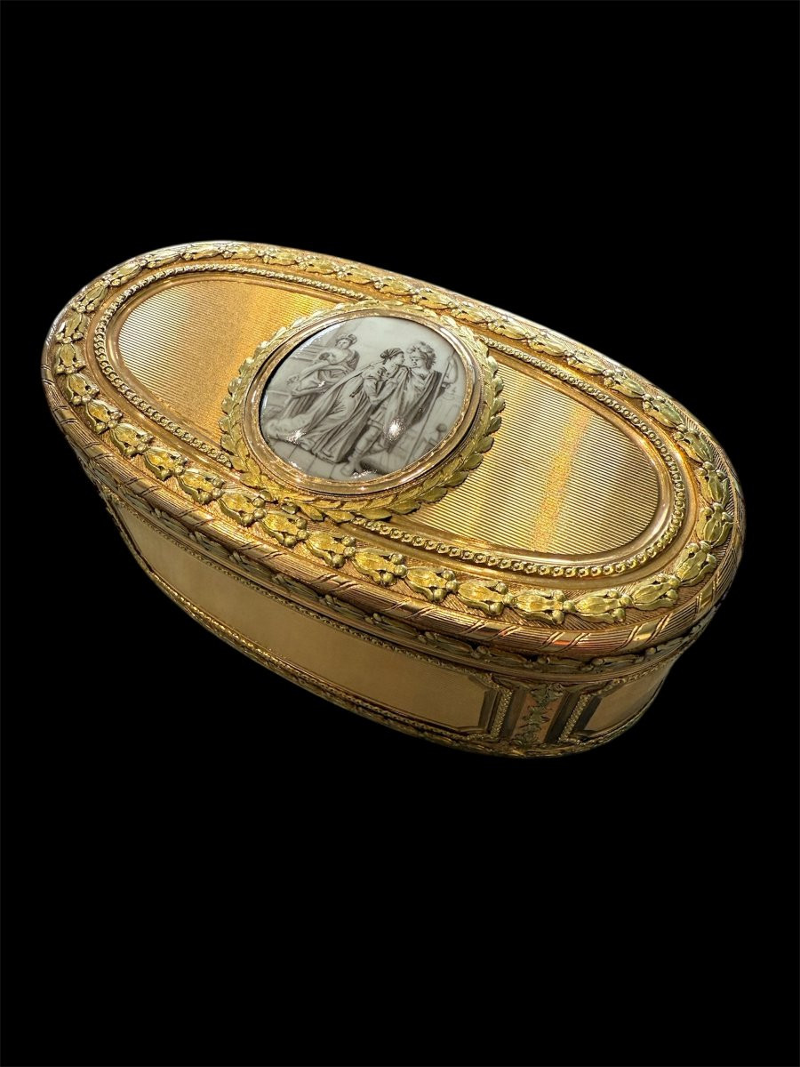 Tabacchiera ovale in oro con smalto figurato, Francia, fine XVIII – inizi XIX secolo-photo-2