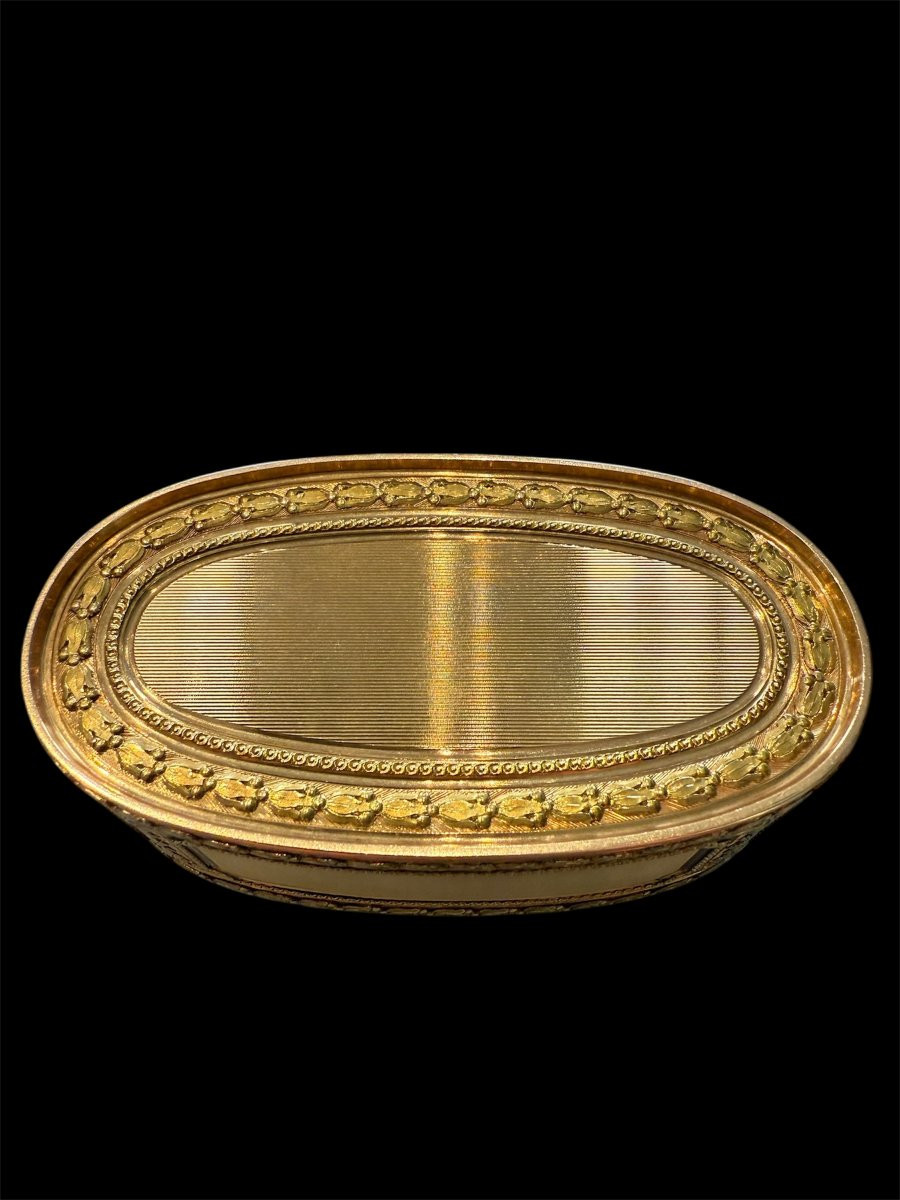 Tabacchiera ovale in oro con smalto figurato, Francia, fine XVIII – inizi XIX secolo-photo-4