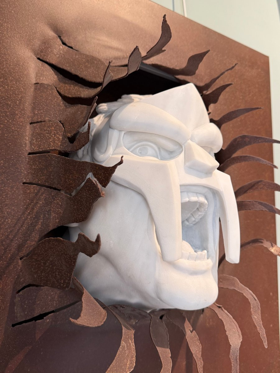  Hulk Gladiatore – Esplosione di luce e materia-photo-1