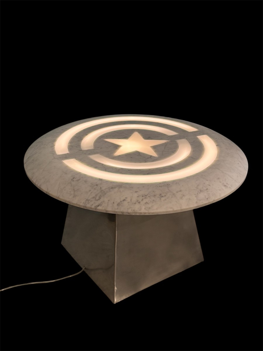 Tavolino da salotto in marmo bianco con illuminazione integrata