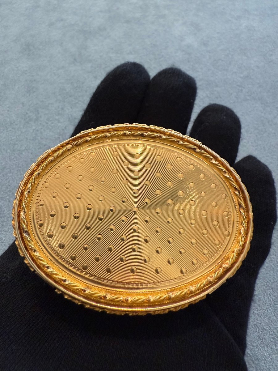Tabacchiera in oro, Francia, periodo Luigi XVI (ca. 1780–1790)-photo-1