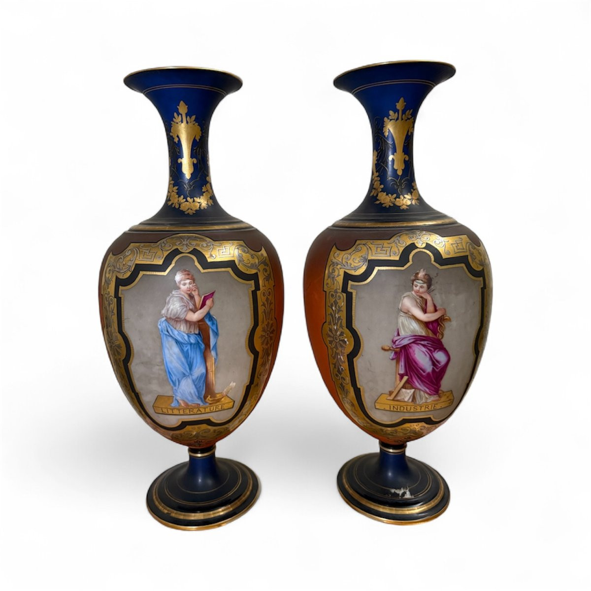 Coppia di vasi francesi in porcellana dipinta e dorata, XIX secolo-photo-3