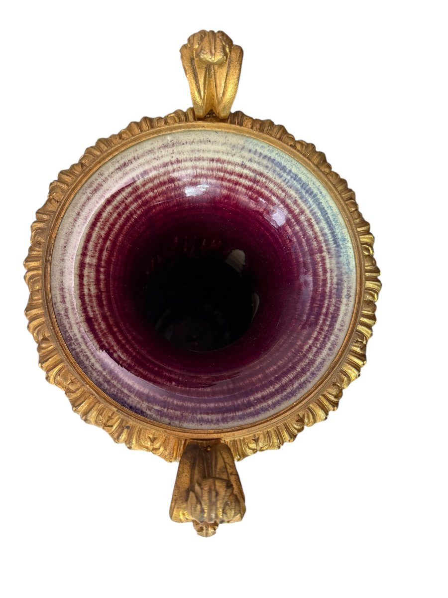 Coppia di vasi francesi in porcellana “sangue di bue” con montature in bronzo dorato, XIX secol-photo-2