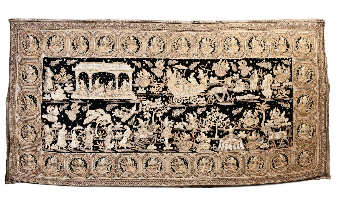 Kalaga birmano con scene di corte reale