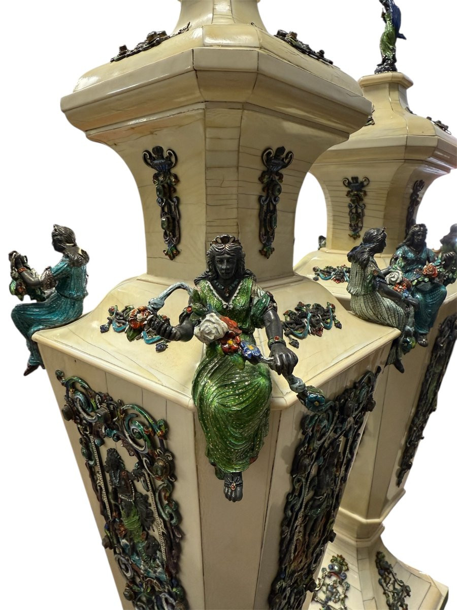 Coppia di vasi in avorio e smalti policromi, Vienna, XIX secolo-photo-4