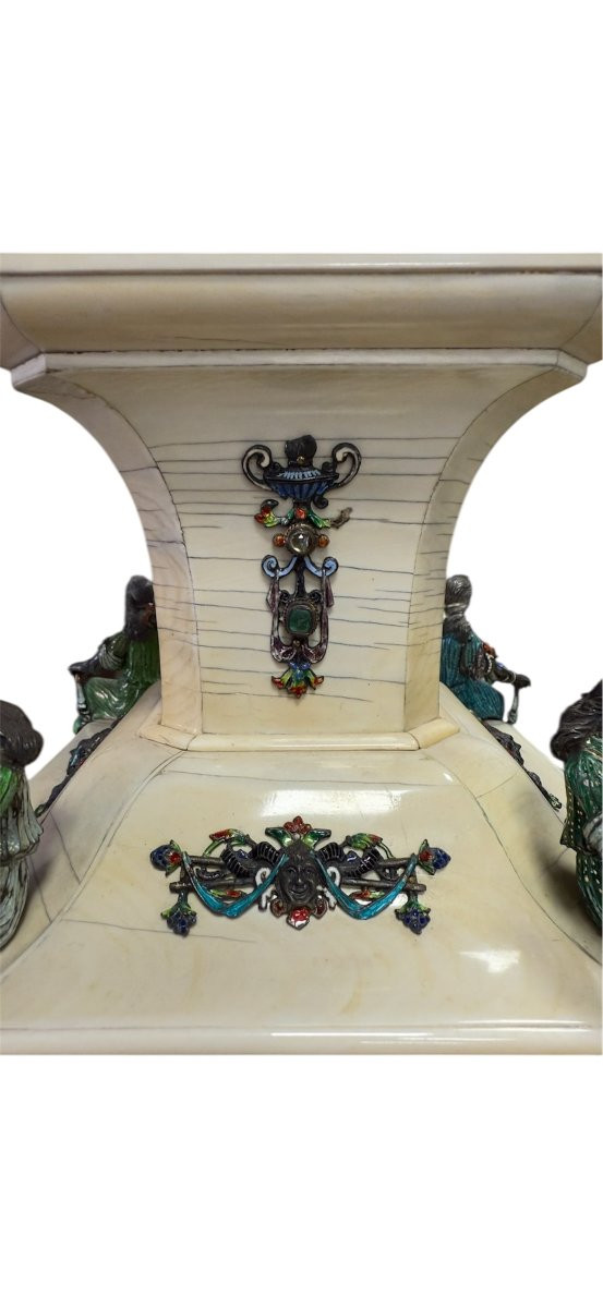 Coppia di vasi in avorio e smalti policromi, Vienna, XIX secolo-photo-3