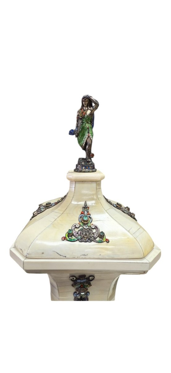 Coppia di vasi in avorio e smalti policromi, Vienna, XIX secolo-photo-6