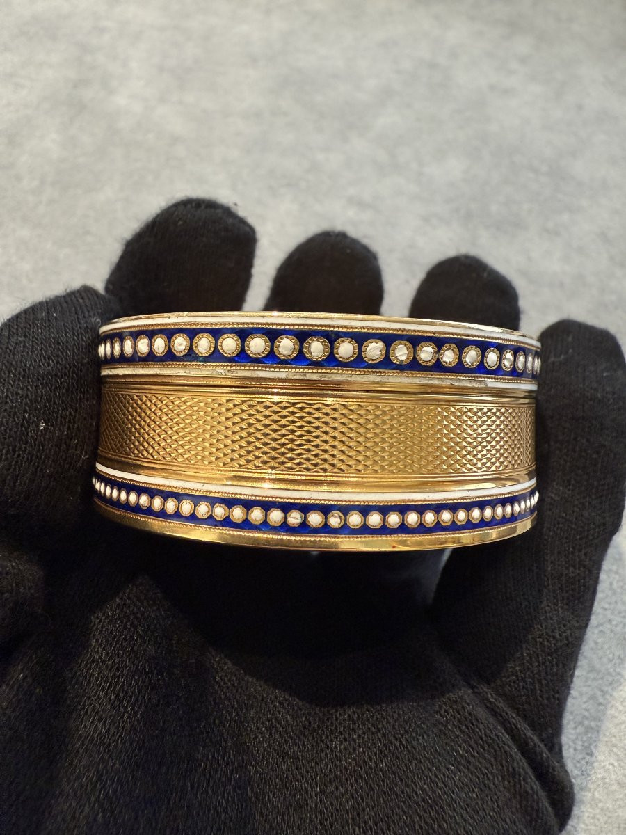 Tabacchiera in oro e smalti, Parigi 1774–1777-photo-4