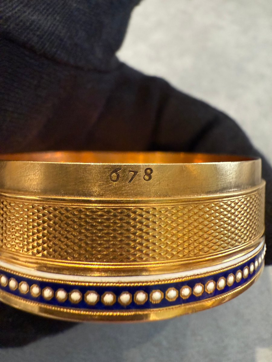 Tabacchiera in oro e smalti, Parigi 1774–1777-photo-3