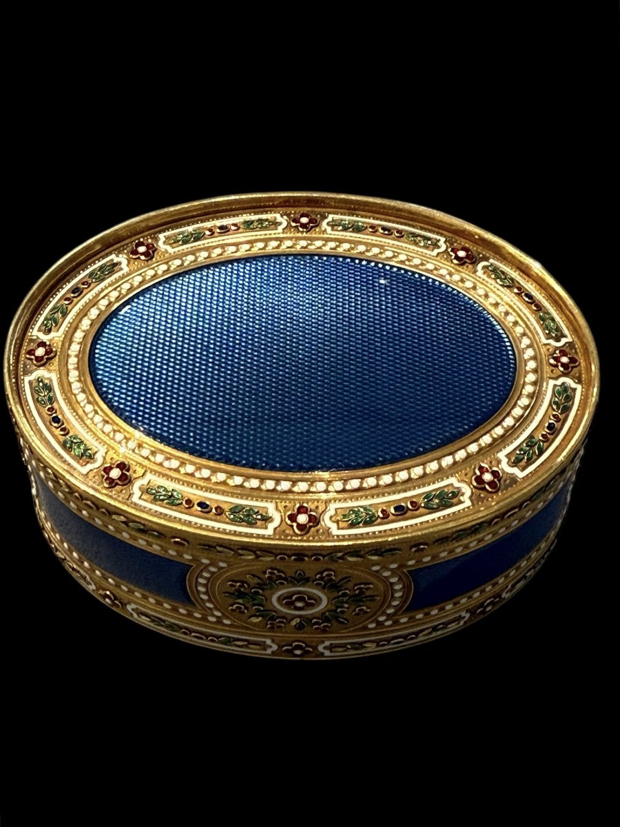 Tabacchiera ovale in oro 18 carati e smalti con miniatura   Francia (Parigi), ca. 1770–1790-photo-2