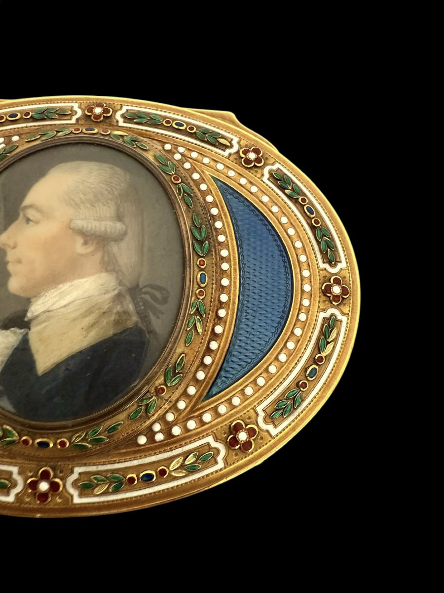 Tabacchiera ovale in oro 18 carati e smalti con miniatura   Francia (Parigi), ca. 1770–1790-photo-4