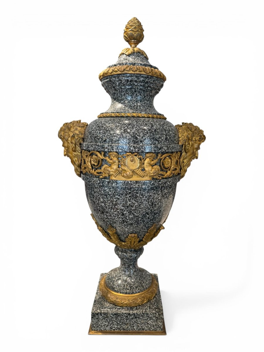 Coppia di vasi francesi in porfido grigio, attribuiti a Pierre-Philippe Thomire (1751-1843)-photo-3