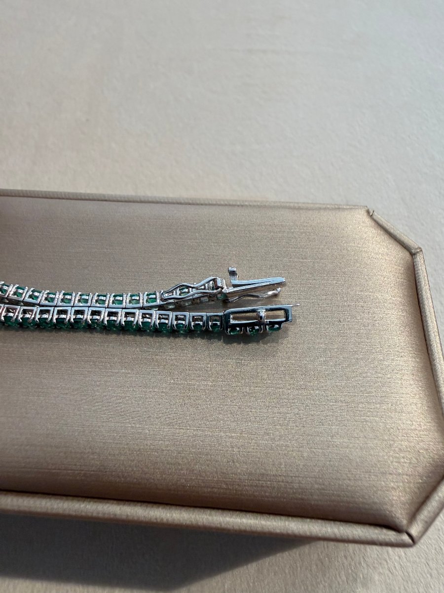 Bracciale tennis Made in Italy in oro bianco 18 kt con smeraldi naturali.-photo-2