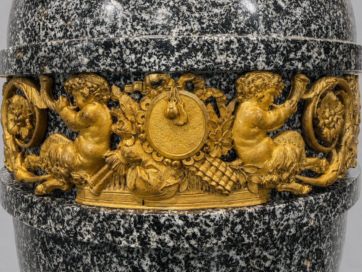Coppia di vasi con coperchio in porfido grigio e bronzi, attribuiti a Pierre-Philippe Thomire-photo-4