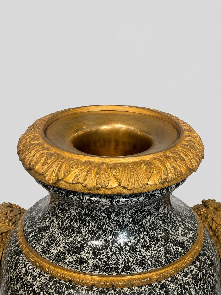 Coppia di vasi con coperchio in porfido grigio e bronzi, attribuiti a Pierre-Philippe Thomire-photo-4