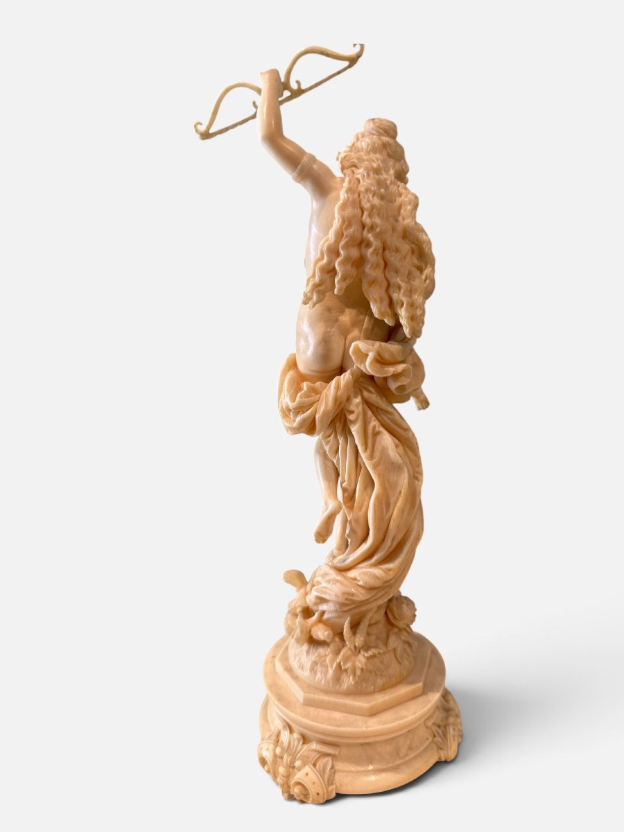 Grande gruppo scultoreo in avorio raffigurante Venere e Cupido-photo-4