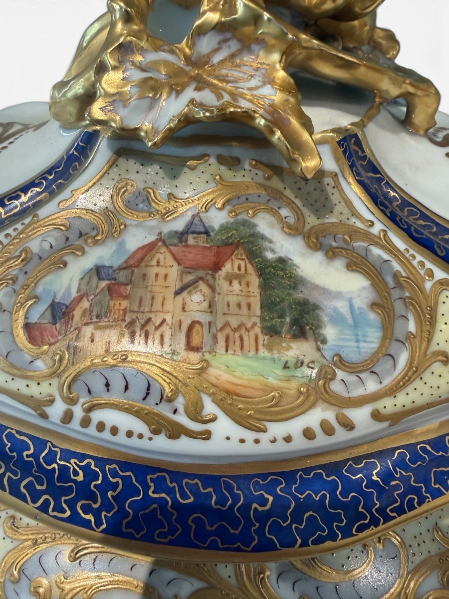 Zuppiera con coperchio e vassoio in porcellana policroma e oro, Germania, fine XIX-photo-7