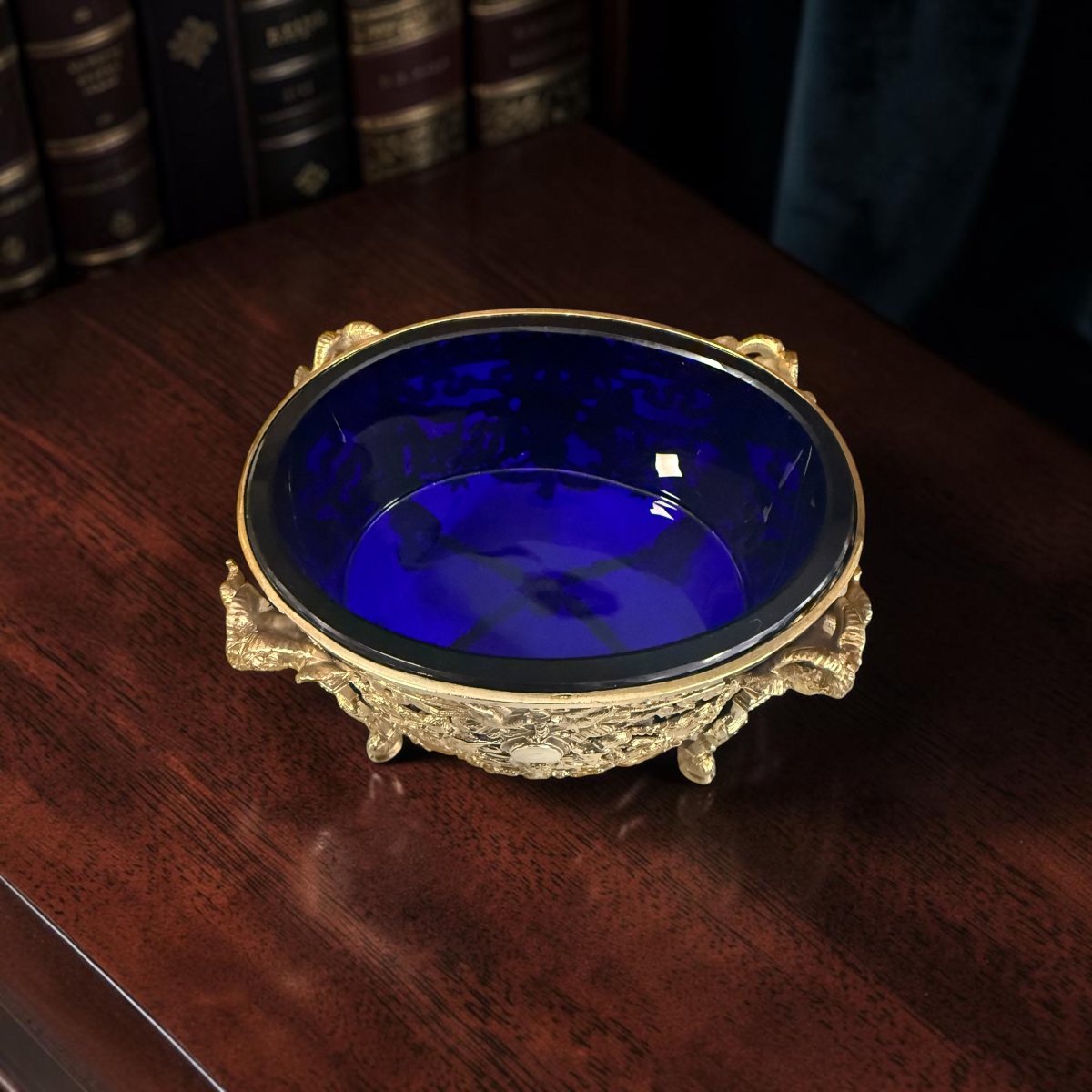 Raffinata bonbonnière coperta in bronzo dorato e vetro blu cobalto, Francia, periodo Napoléon I-photo-3