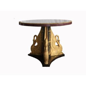 Tavolo da centro in bronzo dorato e patinato con piano in porfido rosso egiziano, Francia, prim