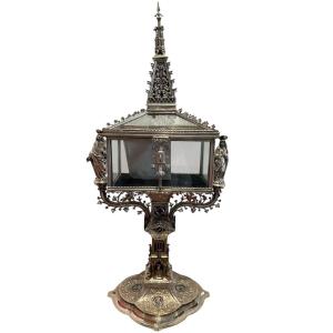Reliquiario gotico in argento con smalti cloisonné