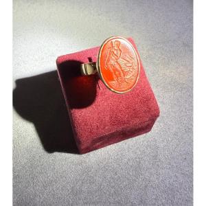 Ercole e il drago Ladone – Anello in corniola intagliata