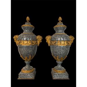 Coppia di vasi in porfido grigio e bronzo dorato  Attribuiti a Pierre-Philippe Thomire (1751–18