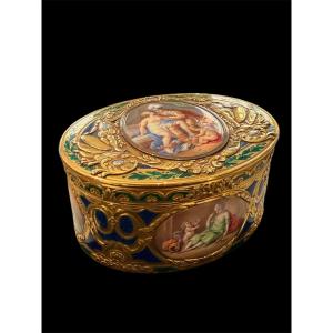 Tabacchiera francese in oro, smalti e miniature firmate “Comiot”