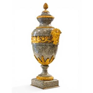 Paire De Vases Français En Porphyre Gris, Attribués à Pierre-philippe Thomire (1751-1843)