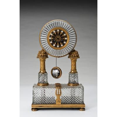 Pendule En Bronze XIXeme Siecle 25cm X 10cm X 45cm