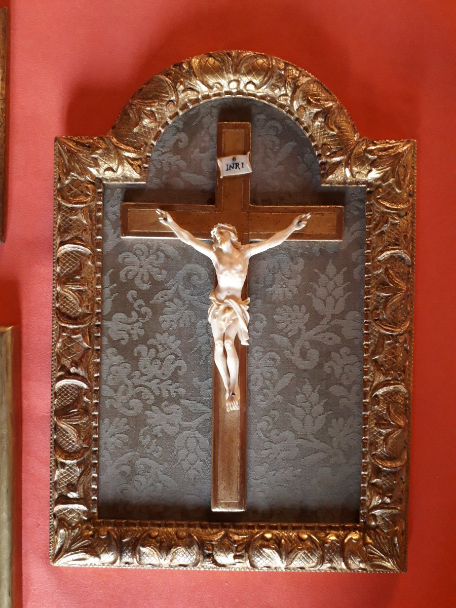 Cristo in avorio, cornice coeva, XIX secolo-photo-3