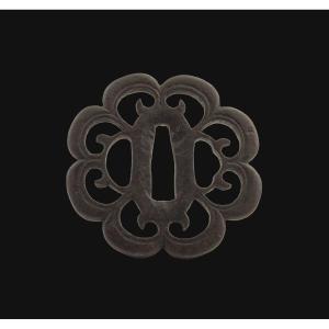 Hoan Style Chrysanthemum Tsuba