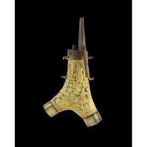 Staghorn Powder Flask With Solomons Judgement