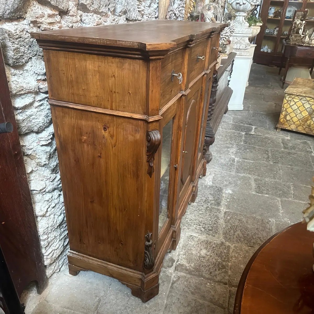 Proantic Credenza siciliana in legno di abete intagliato a mano stile