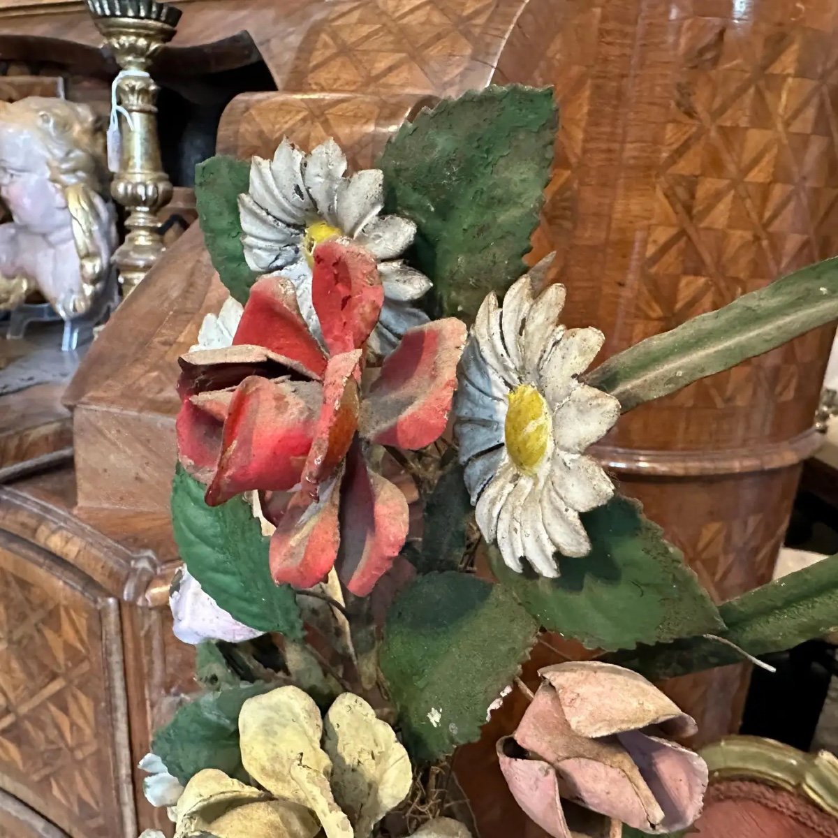 Portapalme decorativo italiano in legno dorato del XIX secolo con composizione di fiori-photo-5