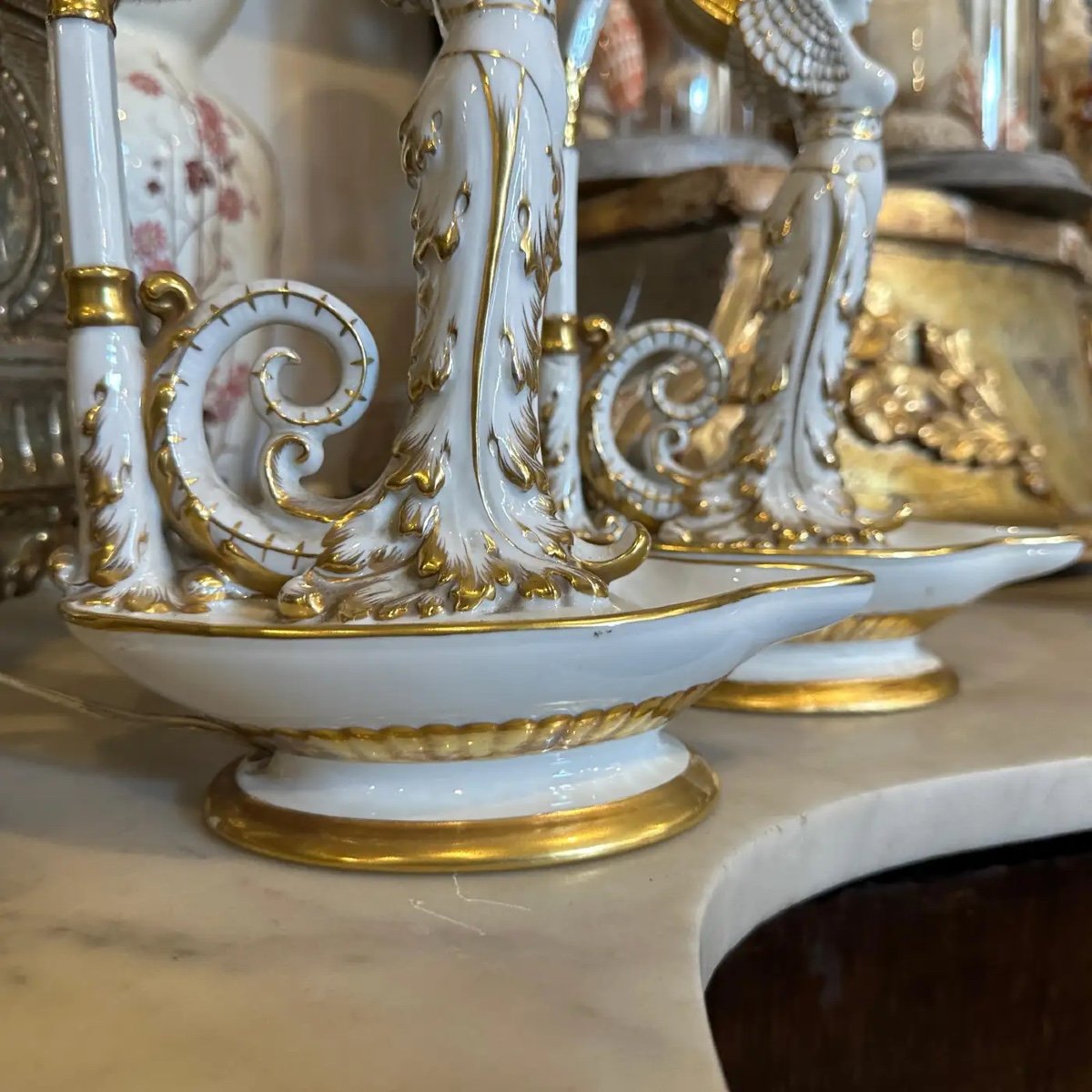 Set di due lampade da tavolo neoclassiche in porcellana di Capodimonte bianca e oro, 1900-photo-2