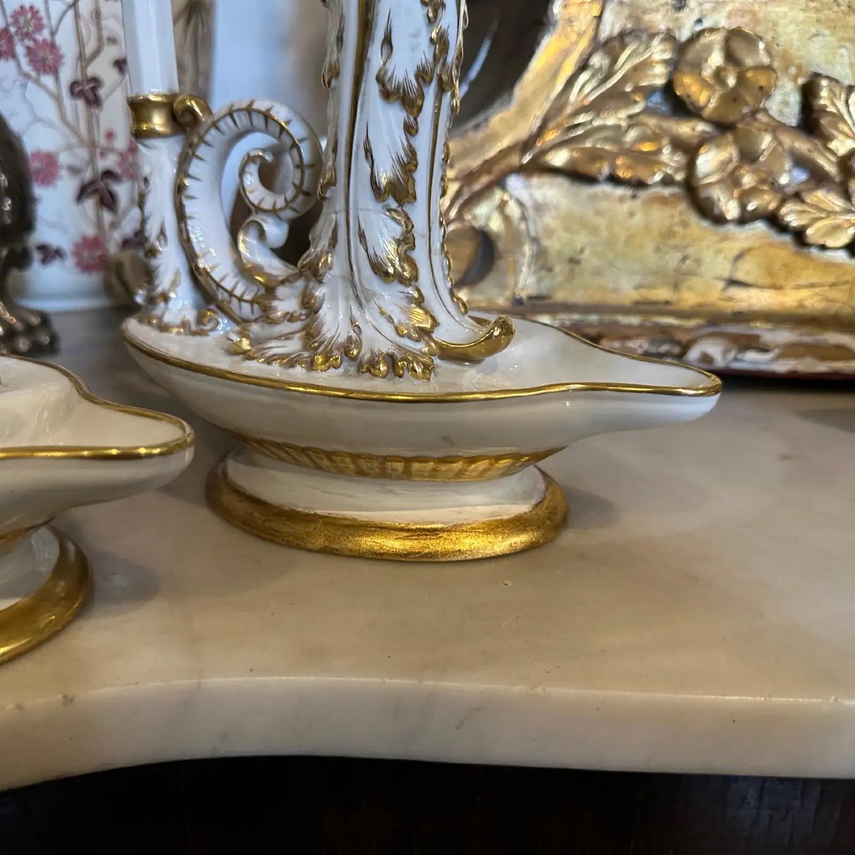 Set di due lampade da tavolo neoclassiche in porcellana di Capodimonte bianca e oro, 1900-photo-3