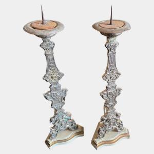 Coppia di torce siciliane in legno ricoperte di metallo del XVIII secolo