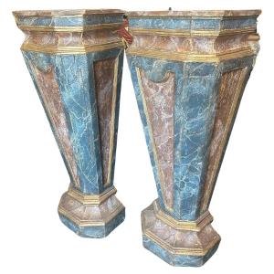 Due colonne in legno laccato in stile Luigi XVI della fine del XIX secolo