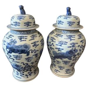 Barattoli  cinesi  per zenzero in ceramica bianca e blu della metà del XX secolo