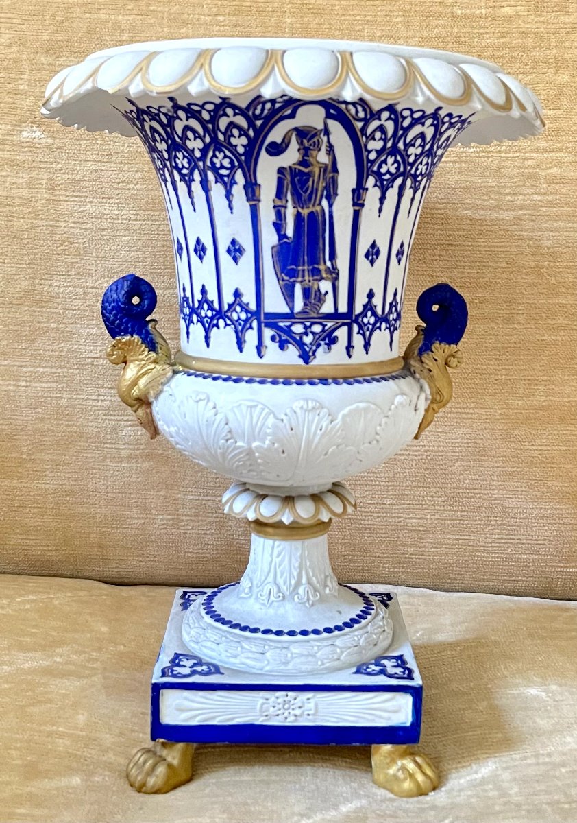 coppia di vasi medici in Biscuit con decori neogotici -photo-7
