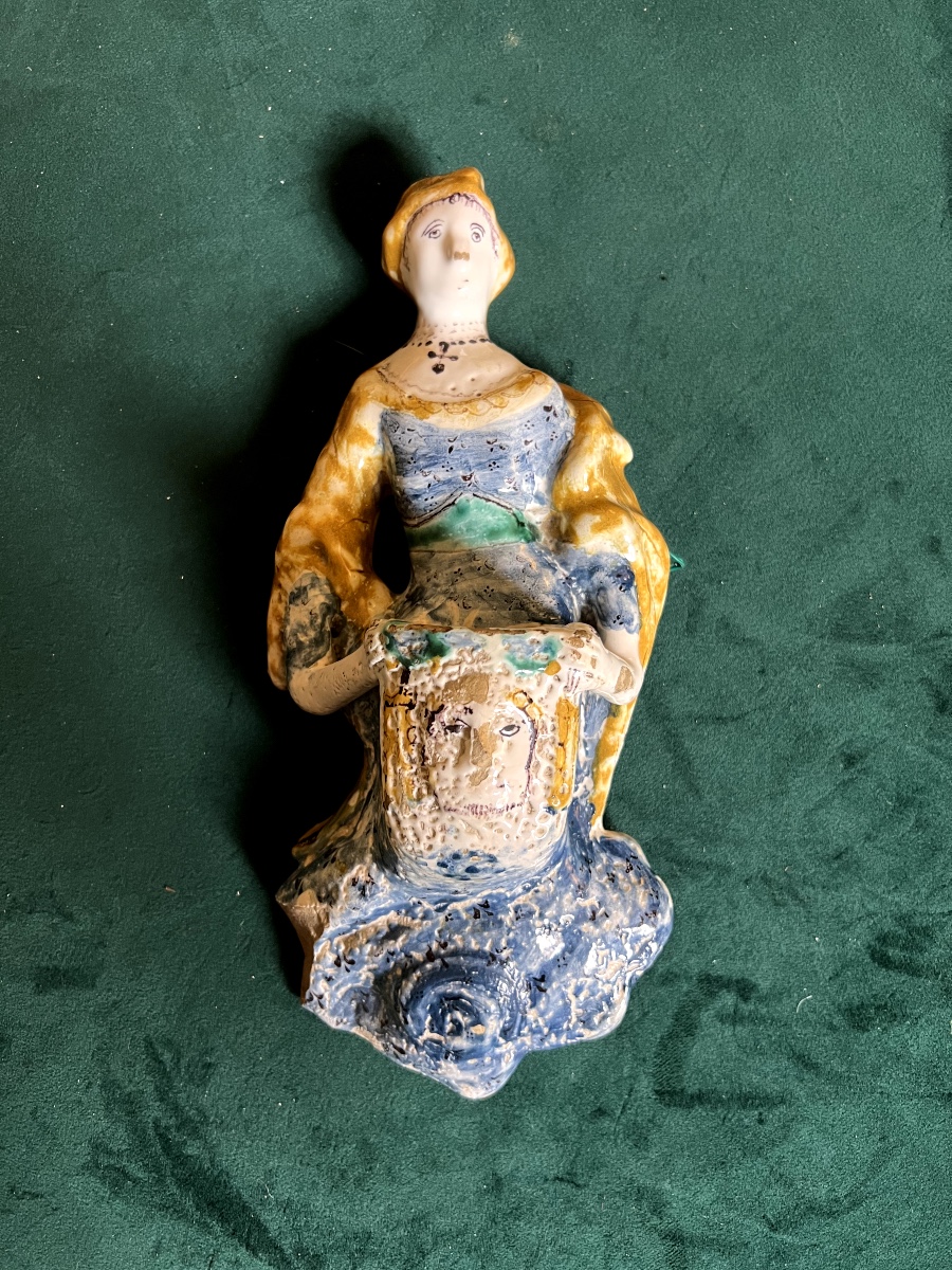 Acquasantiera in maiolica Deruta con Santa Veronica 