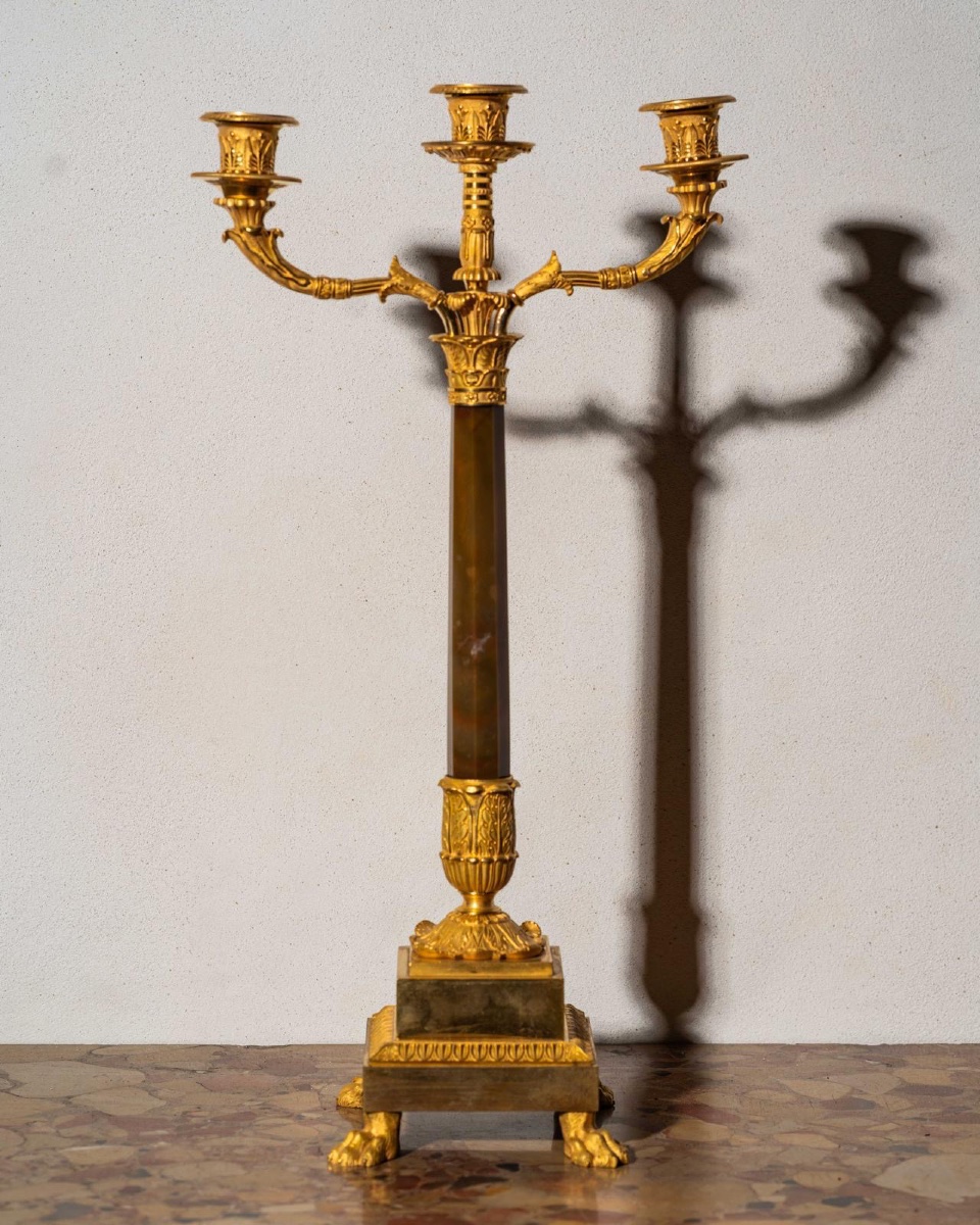 Pierre-Philippe Thomire (Parigi, 1751–1843) Coppia di candelabri Bronzo dorato con agata-photo-1