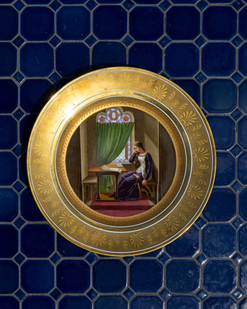 Maison Dagoty - Piatti in porcellana smaltata e dorata, pubblicati da Honoré a Parigi.-photo-2