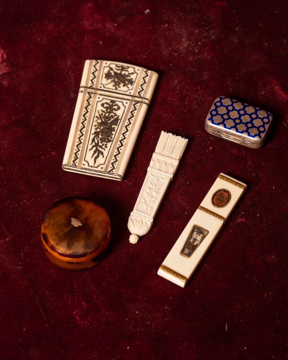 Set di astucci realizzati con materiali pregiati