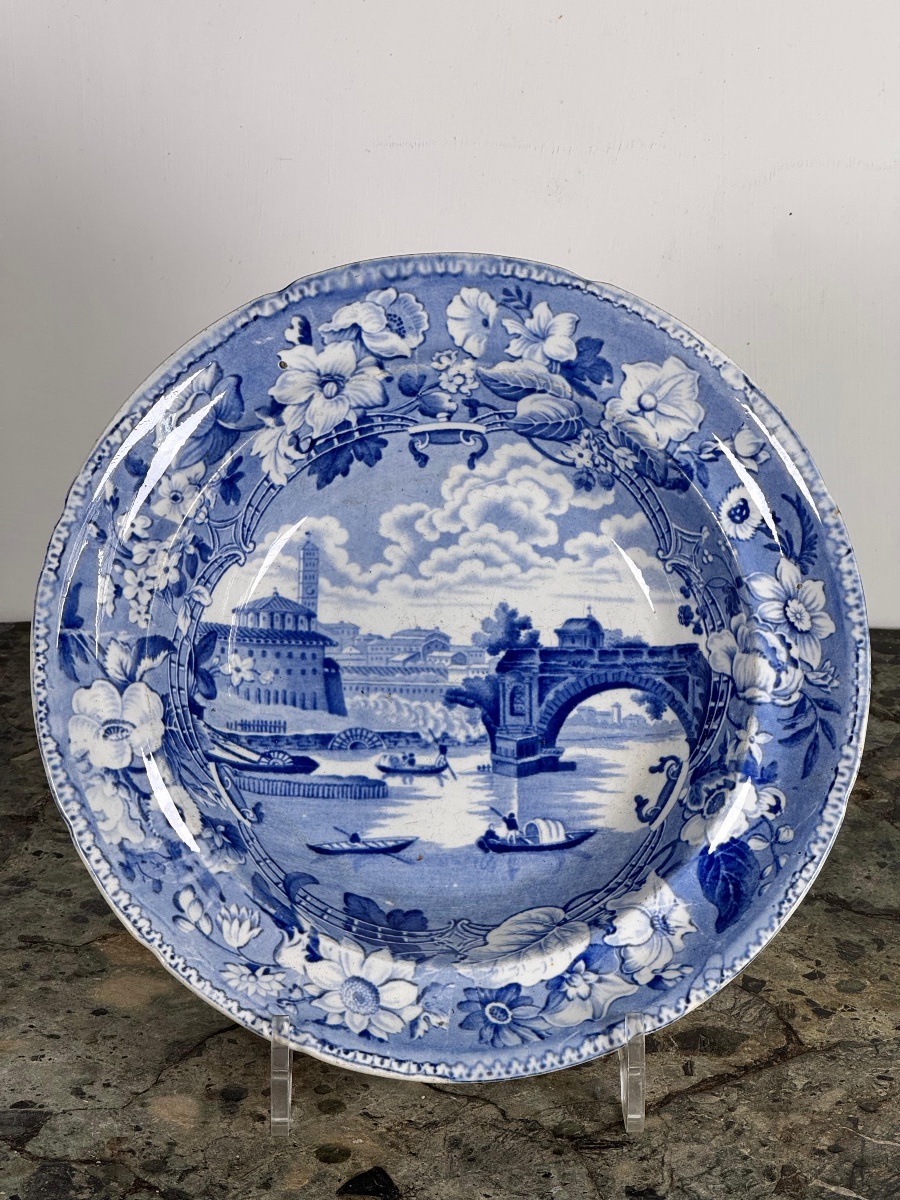 Piatto in ceramica trasferibile inglese “Blue and White”, Staffordshire, XIX secolo